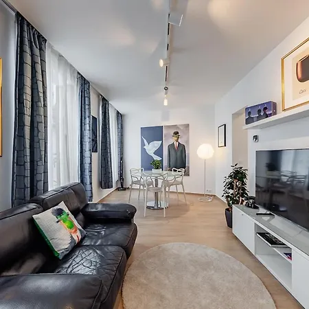 Surreal Cocoon In Brussels Center Apartment *