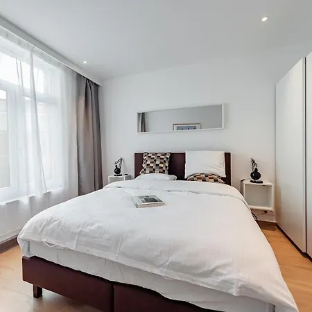 Surreal Cocoon In Brussels Center Apartamento