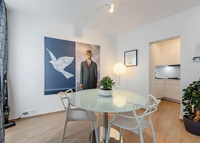 Surreal Cocoon In Brussels Center Apartment *