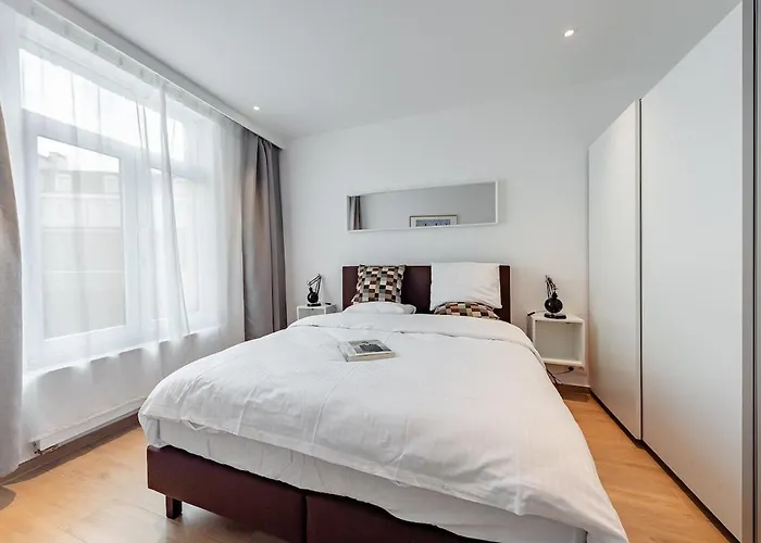 Surreal Cocoon In Brussels Center Apartment