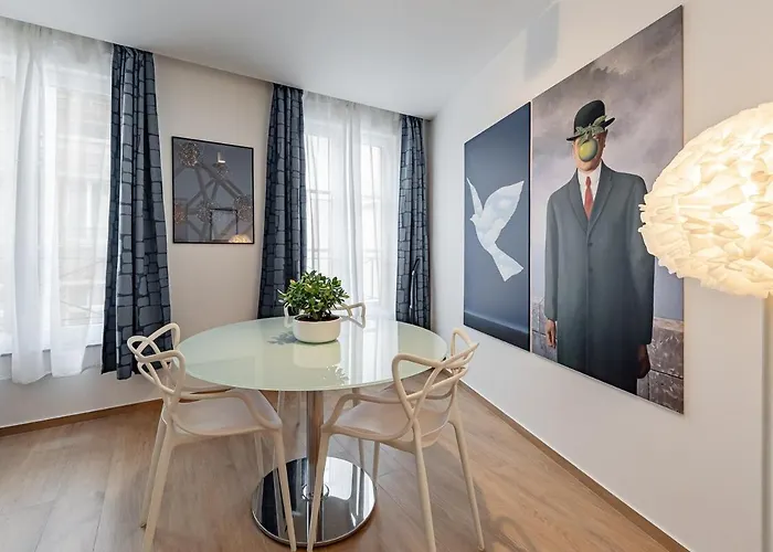 Surreal Cocoon In Brussels Center * Mellet